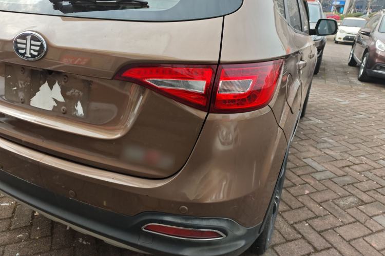 Used FAW Senya R7 2017 1.6L Automatic Smart Version Exterior 6
