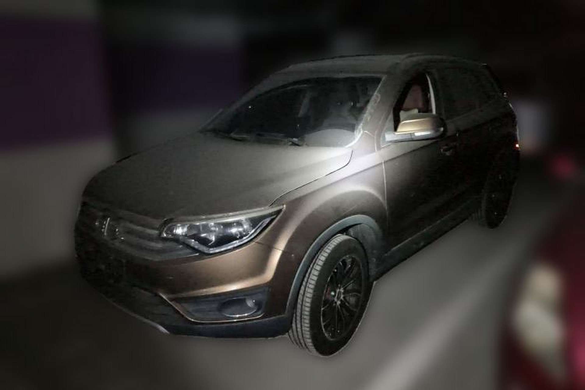 Used FAW Senya R7 2017 1.6L Manual Luxury Model Front Left 45 Deg