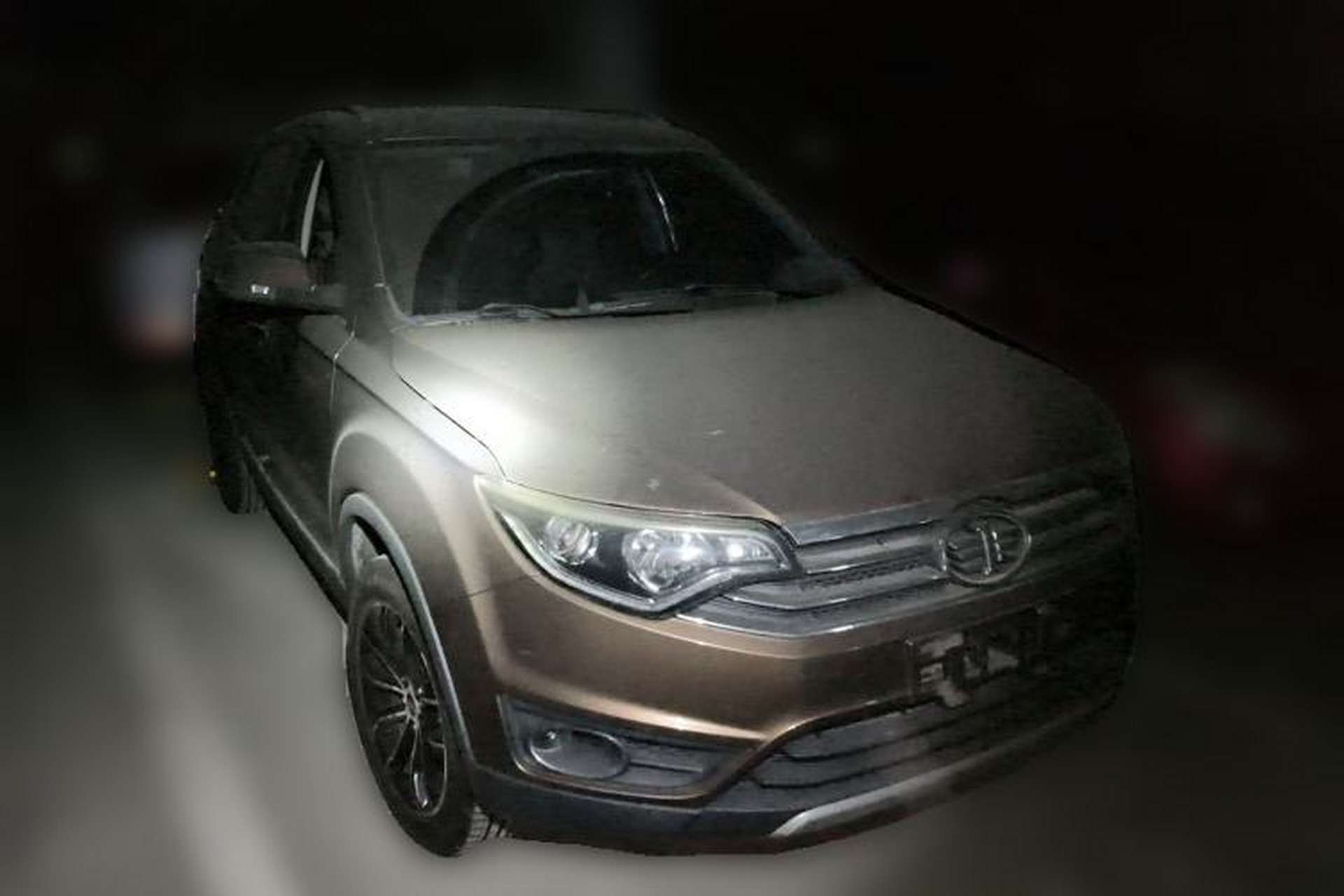 Used FAW Senya R7 2017 1.6L Manual Luxury Model Front Right 45 Deg