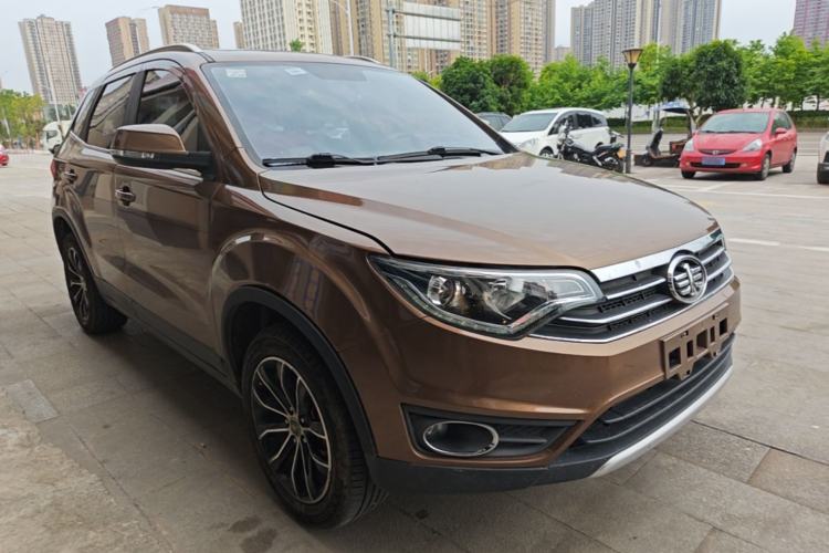 Used FAW Senya R7 2017 1.6L Manual Luxury Model Front Right 45 Deg