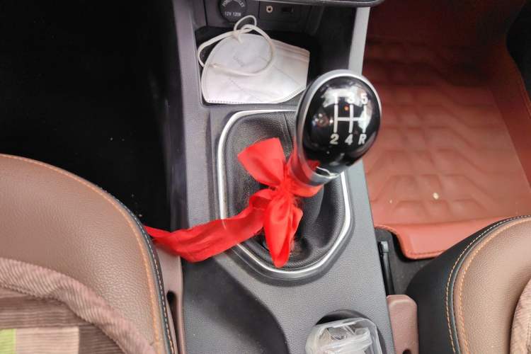 Used FAW Senya R7 2017 1.6L Manual Smart Model Gear Lever