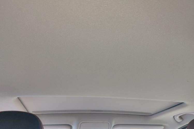 Used FAW Senya R7 2017 1.6L Manual Smart Model Headliner