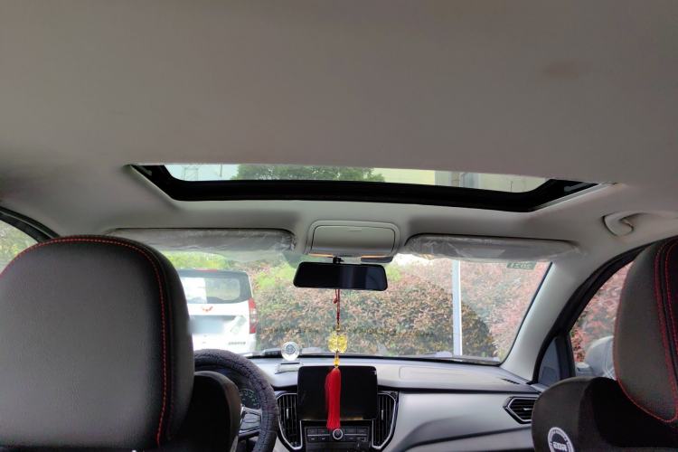 Used FAW Senya R7 2017 1.6L Automatic Prestige Model Headliner