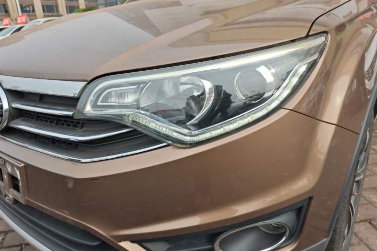Used FAW Senya R7 2017 1.6L Automatic Smart Version Left Front Headlight