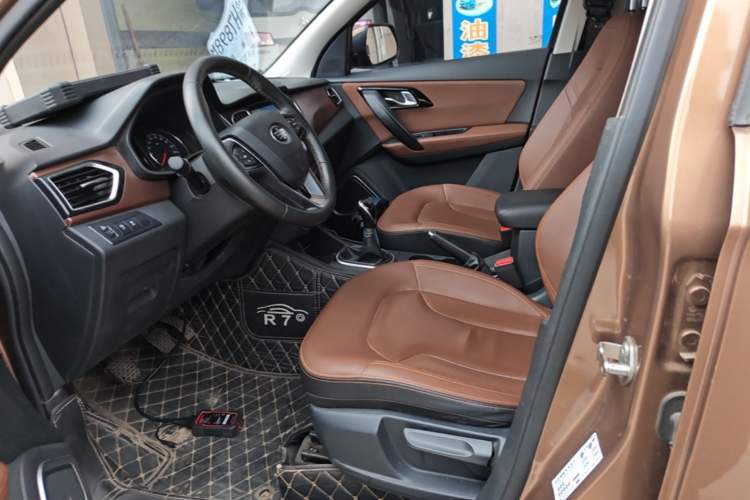 Used FAW Senya R7 2017 1.6L Manual Luxury Model Left Front Seat