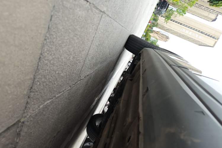 Used FAW Senya R7 2017 1.6L Manual Luxury Model Left Side Sill