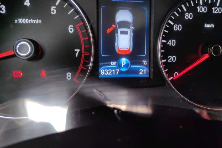 Used FAW Senya R7 2017 1.6L Automatic Prestige Model Odometer Close Up