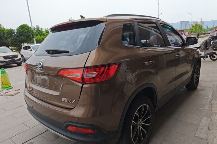 Used FAW Senya R7 2017 1.6L Manual Luxury Model Rear Right 45 Deg