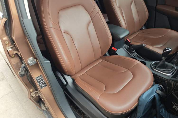 Used FAW Senya R7 2017 1.6L Manual Luxury Model Right Front Seat