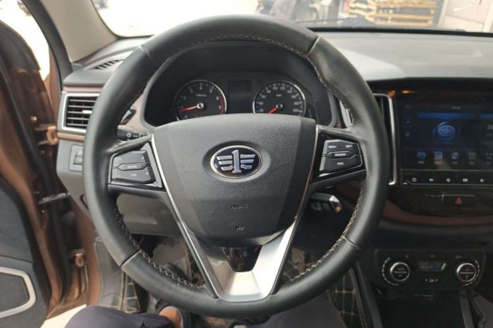 Used FAW Senya R7 2017 1.6L Manual Luxury Model Steering Wheel