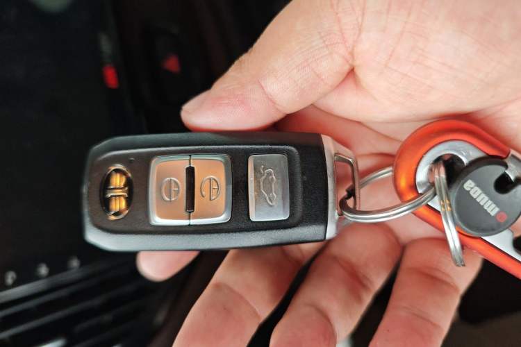Used FAW Senya R7 2017 1.6L Automatic Smart Version Vehicle Key