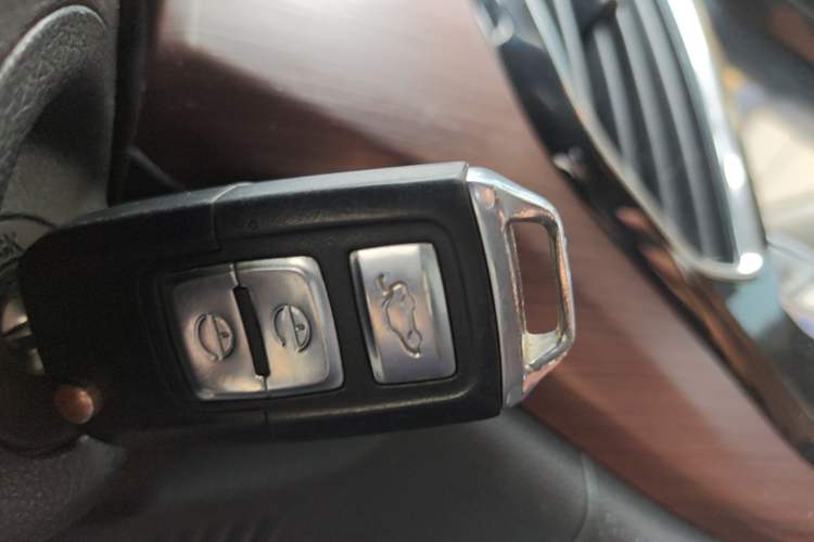 Used FAW Senya R7 2017 1.6L Manual Luxury Model Vehicle Key