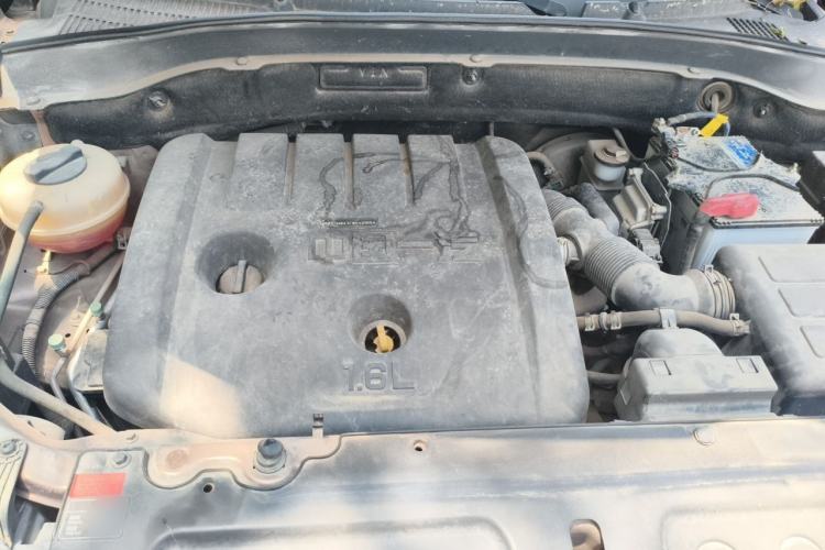 Used FAW Senya R7 2017 1.6L Manual Luxury Model Engine Bay