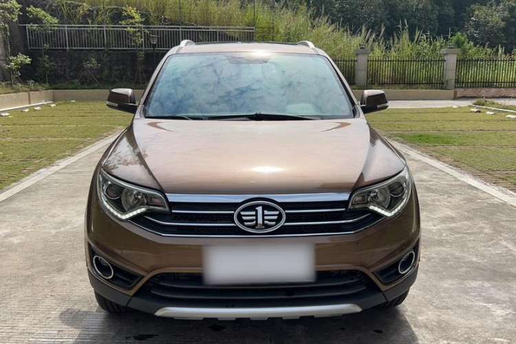 Used FAW Senya R7 2017 1.6L Manual Luxury Model Exterior 1