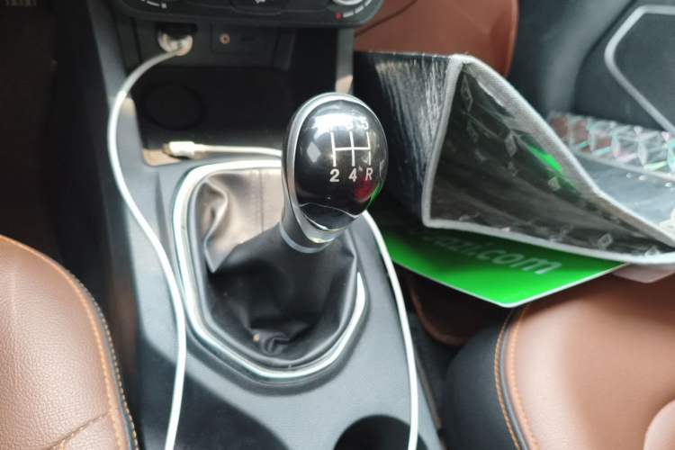 Used FAW Senya R7 2017 1.6L Manual Luxury Model Gear Lever