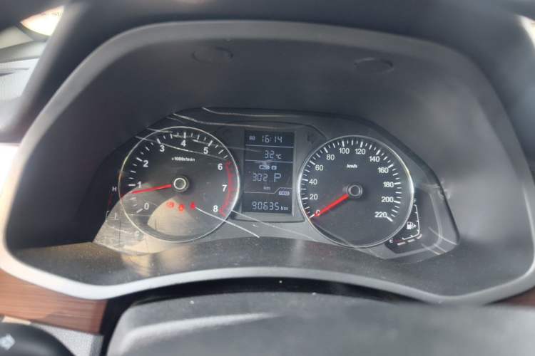 Used FAW Senya R7 2017 Revised Version 1.6L Automatic Luxury Edition Instrument Cluster