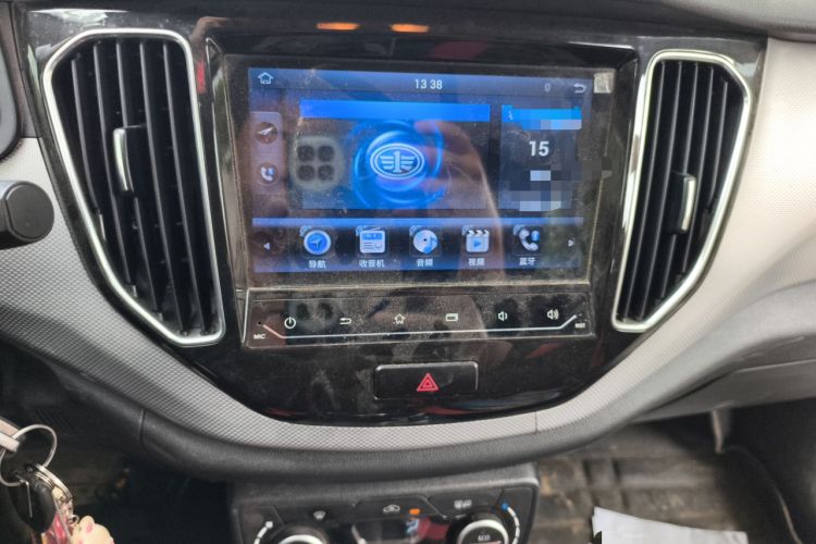 Used FAW Senya R7 2017 1.6L Manual Luxury Model Audio And AC Panel