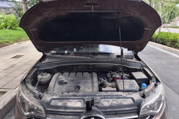 Used FAW Senya R7 2017 1.6L Manual Luxury Model Engine Bay