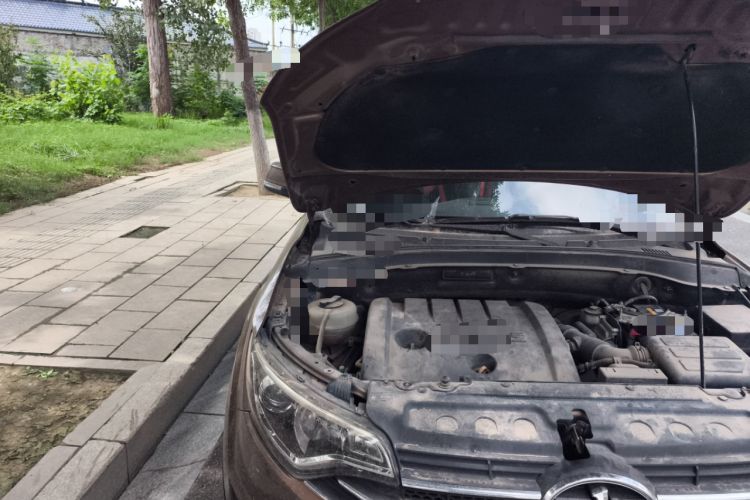 Used FAW Senya R7 2017 1.6L Manual Luxury Model Engine Bay Right
