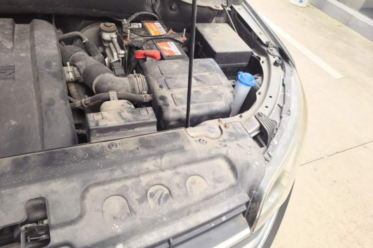 Used FAW Senya R7 2017 1.6L Manual Luxury Model Engine Bay Left