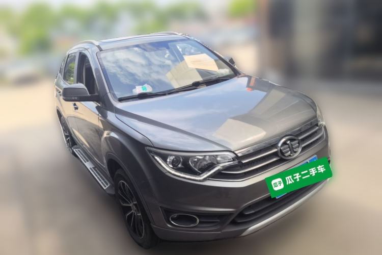 Used FAW Senya R7 2017 1.6L Manual Luxury Model Front Right 45 Deg