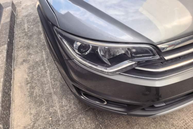 Used FAW Senya R7 2017 1.6L Manual Luxury Model Right Front Headlight