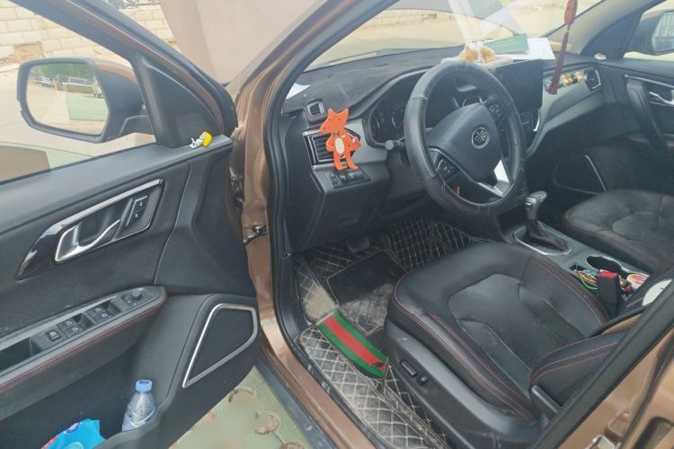 Used FAW Senya R7 2017 1.6L Automatic Prestige Model Driver Seat