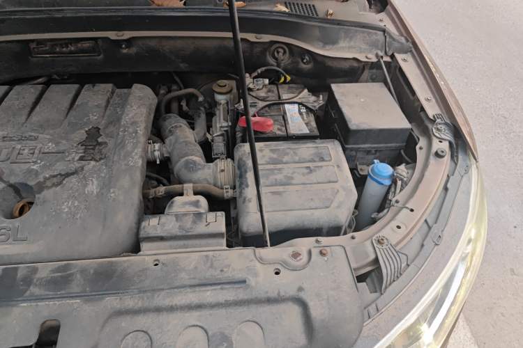 Used FAW Senya R7 2017 1.6L Manual Luxury Model Engine Bay Left