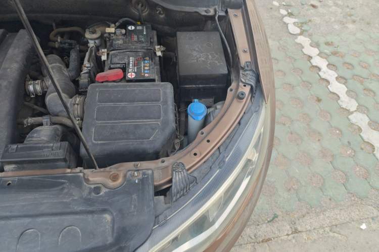 Used FAW Senya R7 2017 1.6L Automatic Prestige Model Engine Bay Left