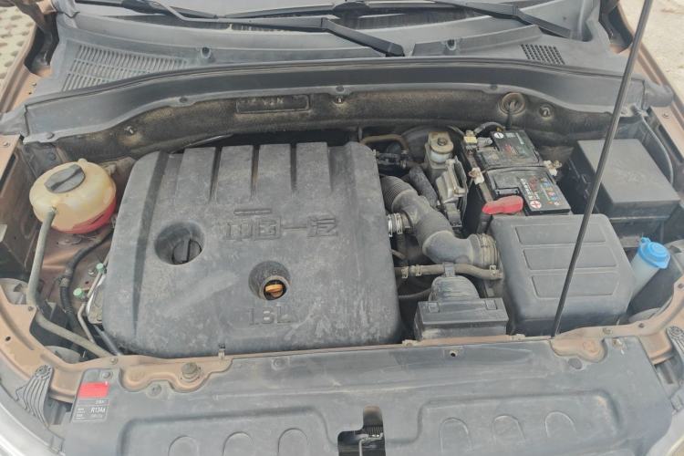 Used FAW Senya R7 2017 1.6L Automatic Prestige Model Engine Bay