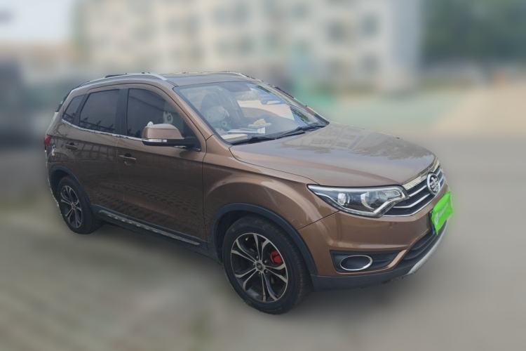 Used FAW Senya R7 2017 1.6L Automatic Prestige Model Front Right 45 Deg