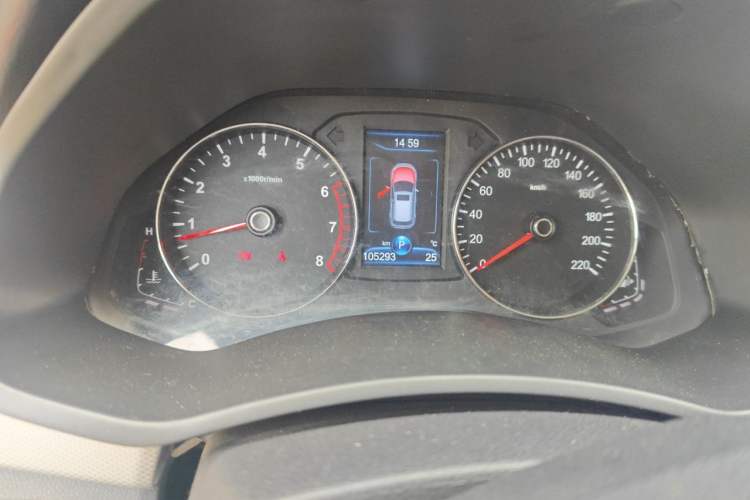 Used FAW Senya R7 2017 1.6L Automatic Prestige Model Odometer Close Up