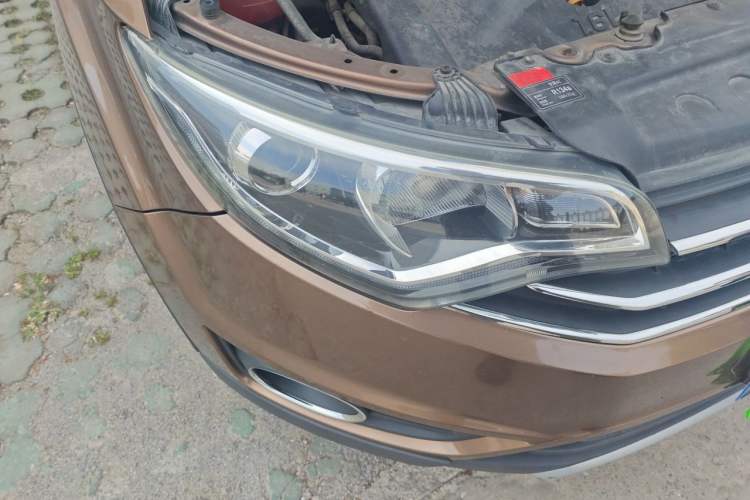 Used FAW Senya R7 2017 1.6L Automatic Prestige Model Right Front Headlight