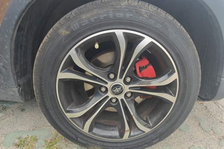 Used FAW Senya R7 2017 1.6L Automatic Prestige Model Right Front Wheel Hub