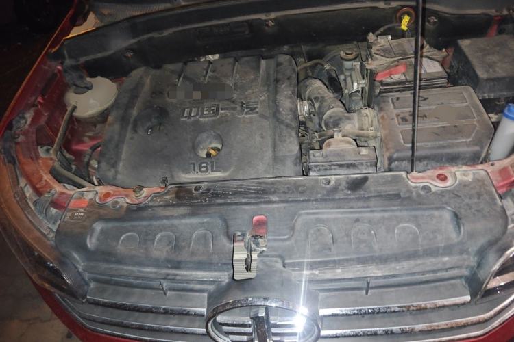 Used FAW Senya R7 2017 1.6L Manual Luxury Model Engine Bay
