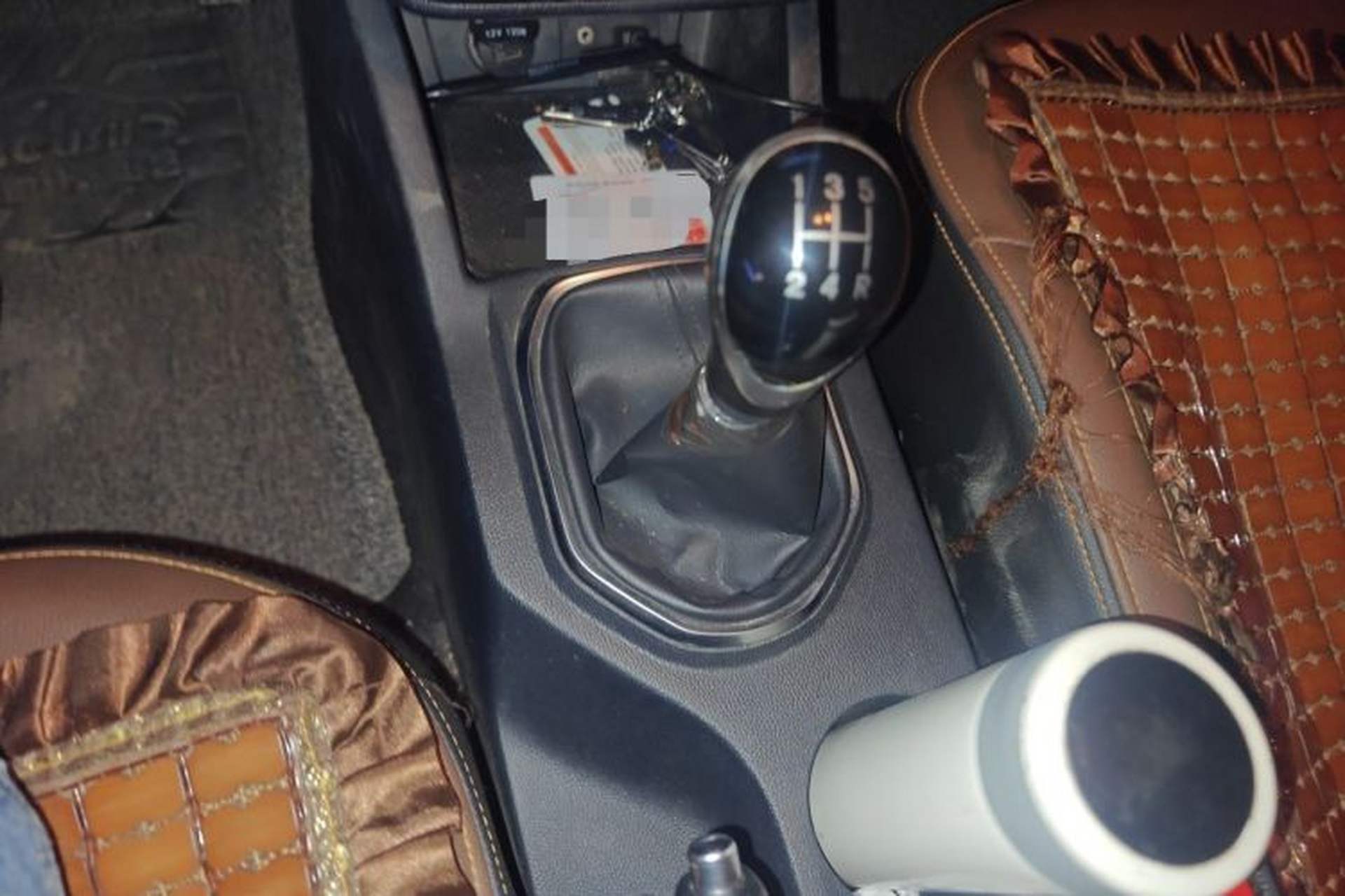 Used FAW Senya R7 2017 1.6L Manual Luxury Model Gear Lever