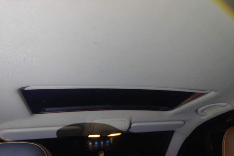 Used FAW Senya R7 2017 1.6L Manual Luxury Model Headliner