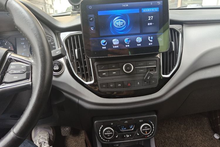 Used FAW Senya R7 2017 1.6L Manual Smart Model Audio And AC Panel