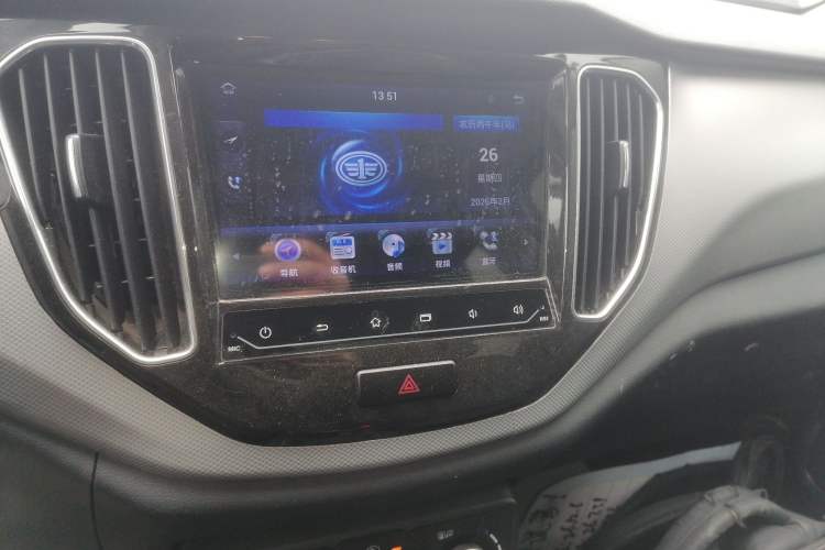 Used FAW Senya R7 2017 1.6L Manual Luxury Model Audio And AC Panel