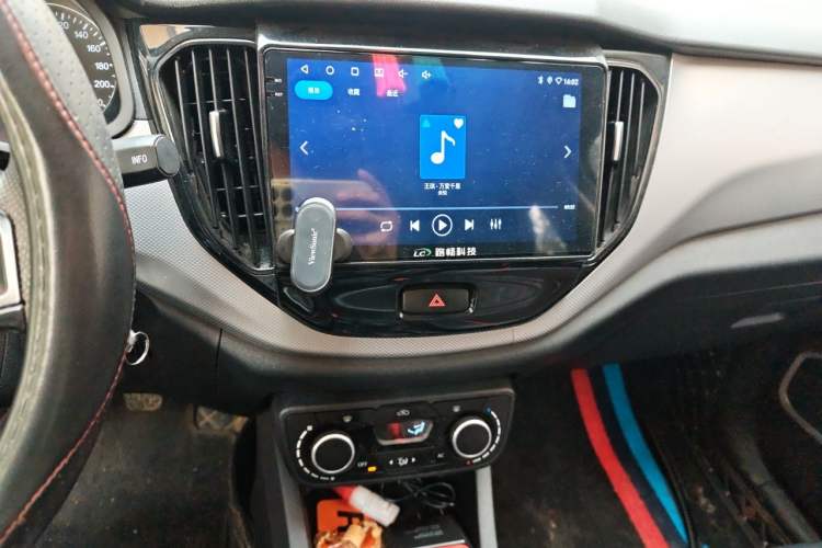 Used FAW Senya R7 2017 1.6L Manual Fashion Model Audio And AC Panel