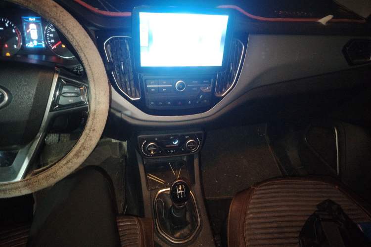 Used FAW Senya R7 2017 1.6L Manual Smart Model Audio And AC Panel