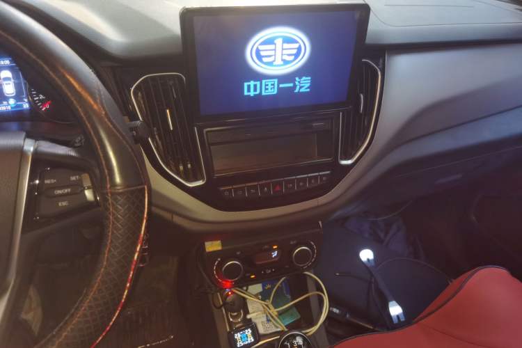 Used FAW Senya R7 2017 1.6L Manual Smart Model Audio And AC Panel