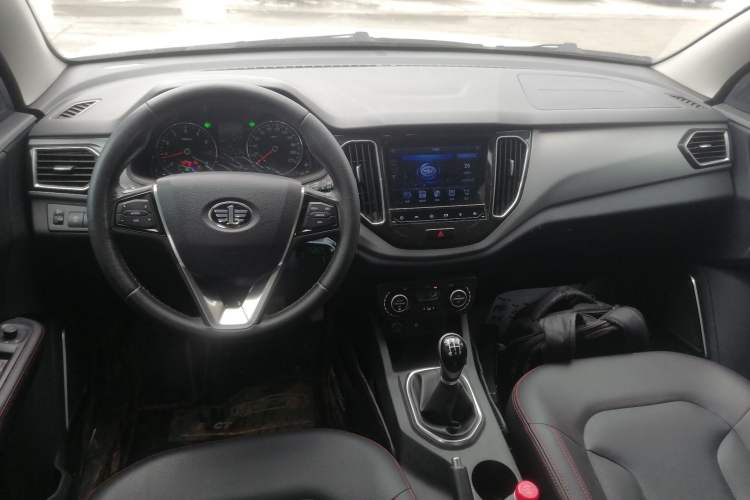 Used FAW Senya R7 2017 1.6L Manual Luxury Model Center Console