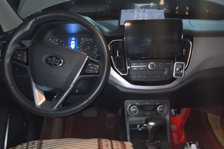 Used FAW Senya R7 2017 1.6L Automatic Smart Version Center Console