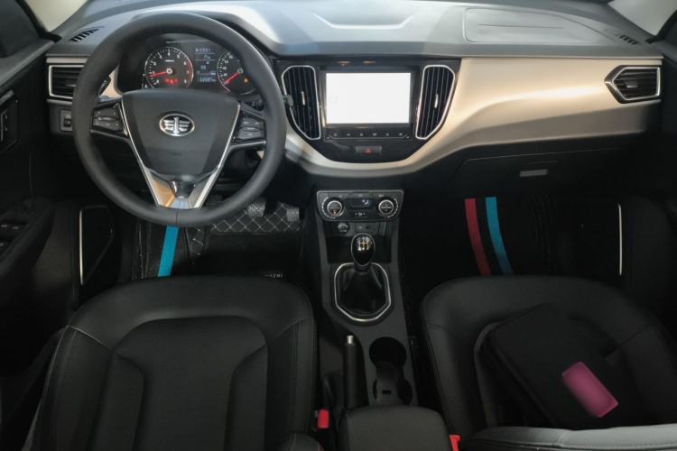 Used FAW Senya R7 2017 1.6L Manual Luxury Model Center Console