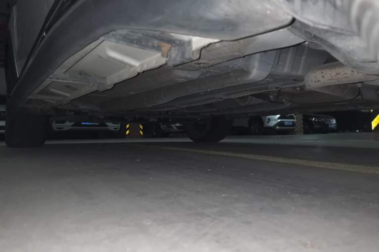 Used FAW Senya R7 2017 1.6L Automatic Smart Version Chassis Rear Left