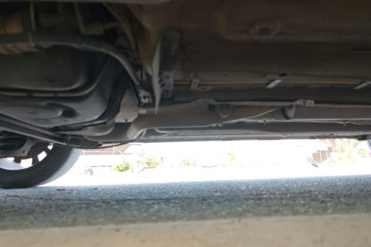 Used FAW Senya R7 2017 1.6L Manual Comfort Model Chassis Rear Right