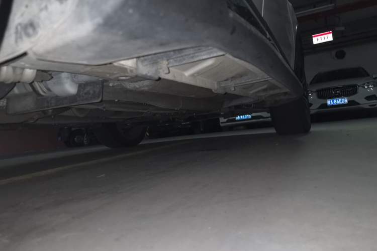 Used FAW Senya R7 2017 1.6L Automatic Smart Version Chassis Rear Right