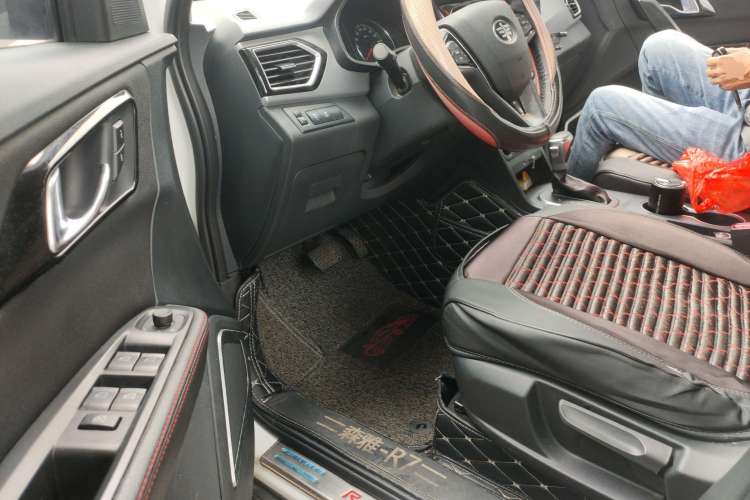 Used FAW Senya R7 2017 1.6L Automatic Smart Version Driver Seat