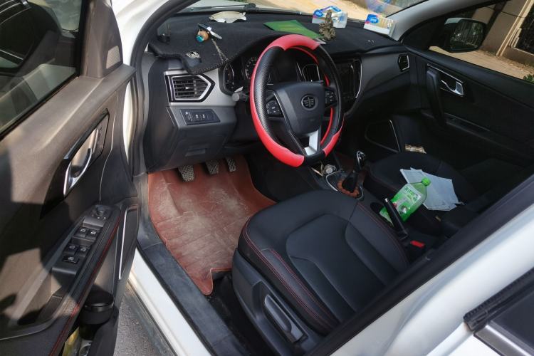 Used FAW Senya R7 2017 1.6L Manual Luxury Model Driver Seat